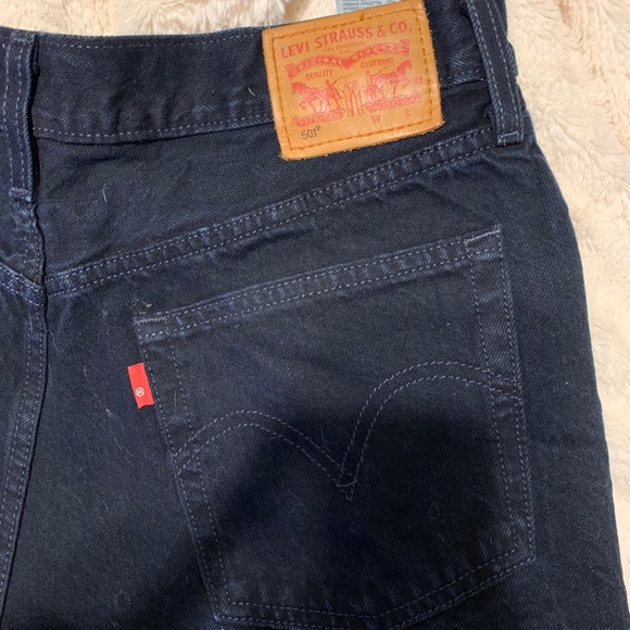 Levi shorts - Picture 3 of 4